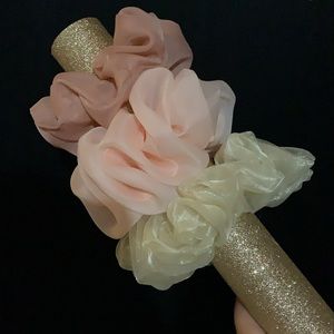 Gold Stand for Scrunchies